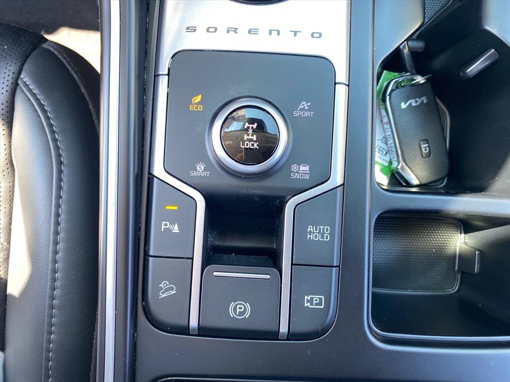 Used 2023 Snow White Pearl Kia EX image 14
