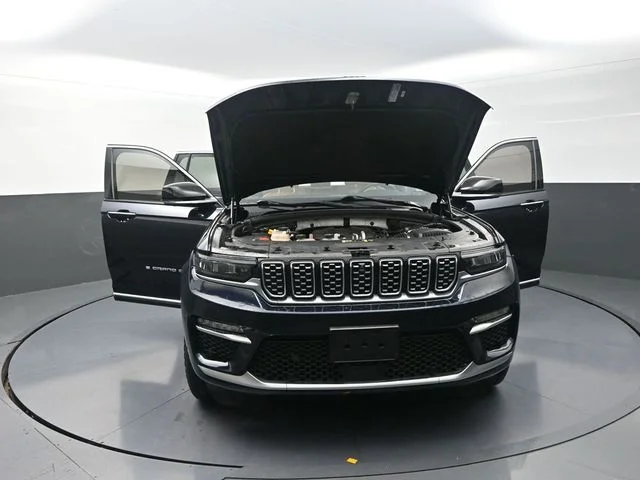 Used 2022 Black Jeep Summit Reserve 4xe image 5