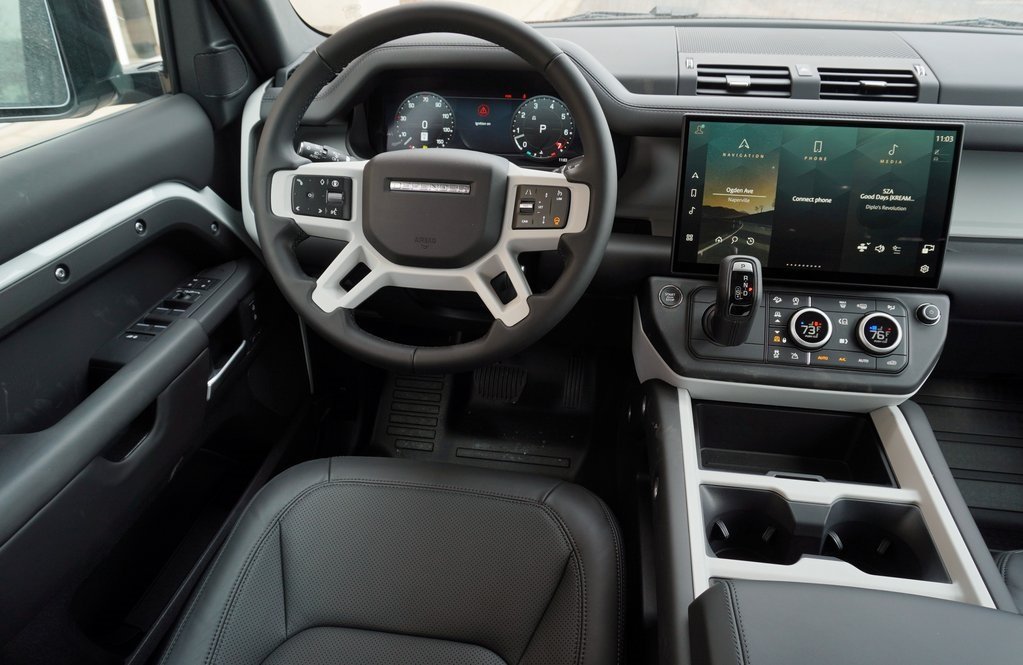 2026 LAND ROVER DEFENDER - Image 15