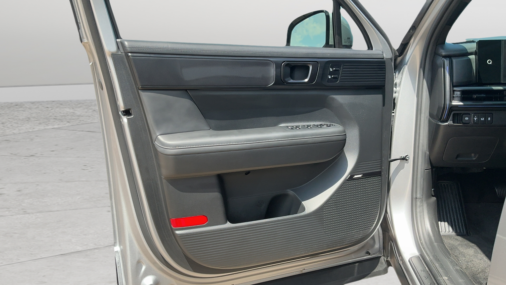 Used 2024 Silver Hyundai Calligraphy image 16