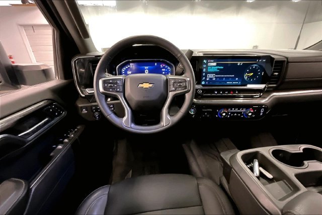 Used 2024 Summit White Chevrolet LTZ image 6