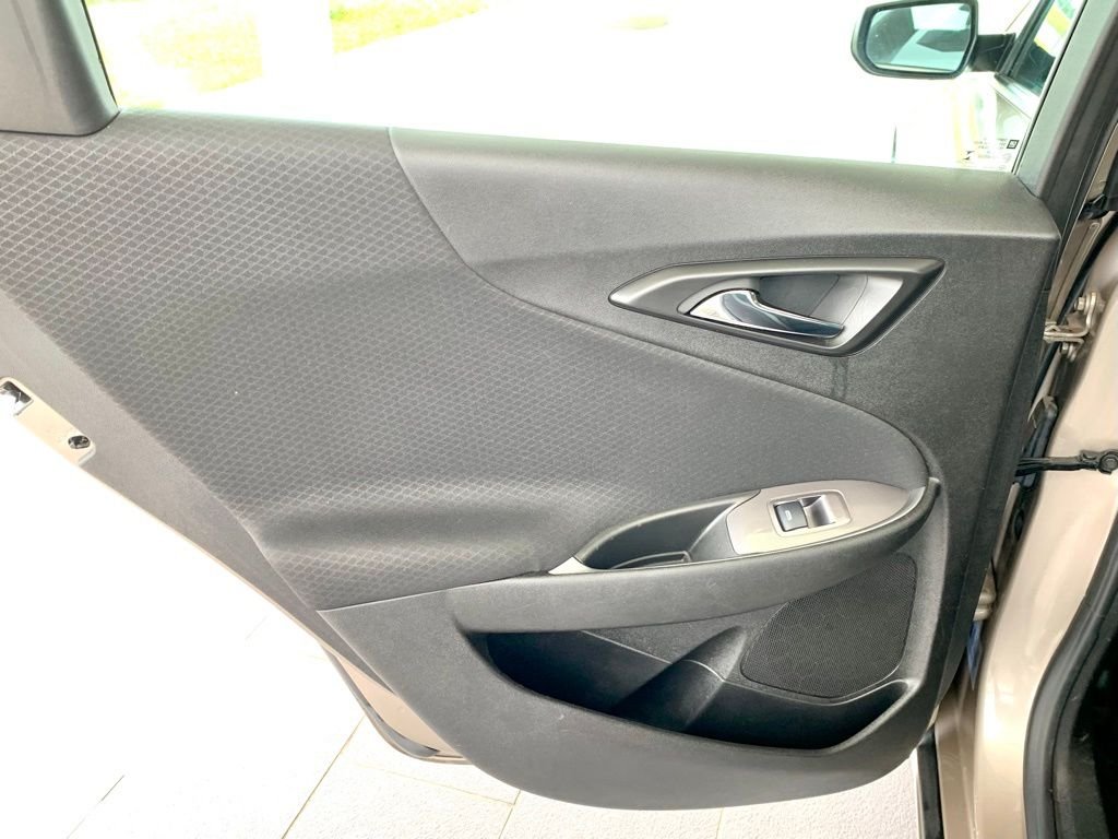 Used 2023 Gray Chevrolet LT image 16