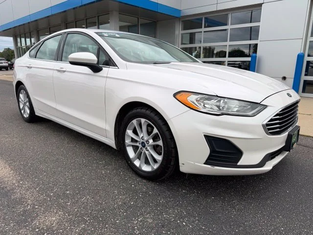 Used 2020 White Ford SE image 1