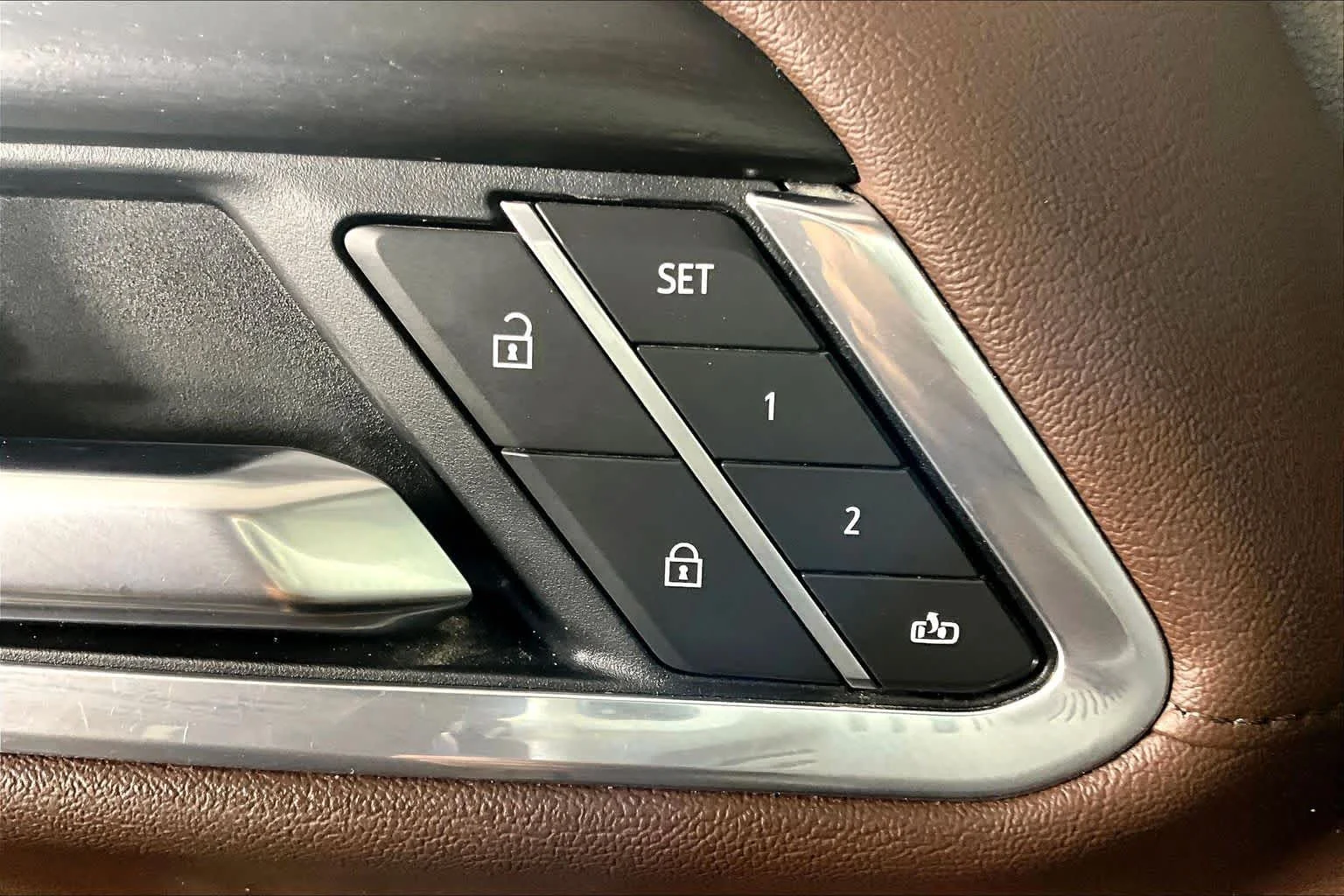 Used 2025 Onyx Black GMC Denali image 35