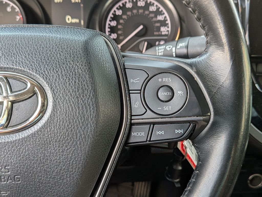 Used 2022 White Toyota SE image 18