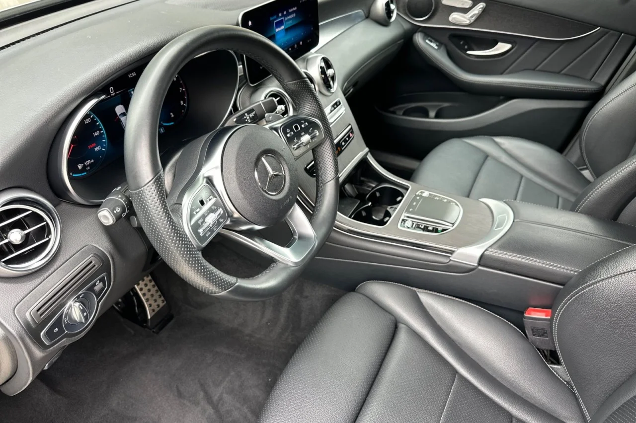 Used 2022 Mojave Silver Metallic Mercedes-Benz GLC 300 image 9
