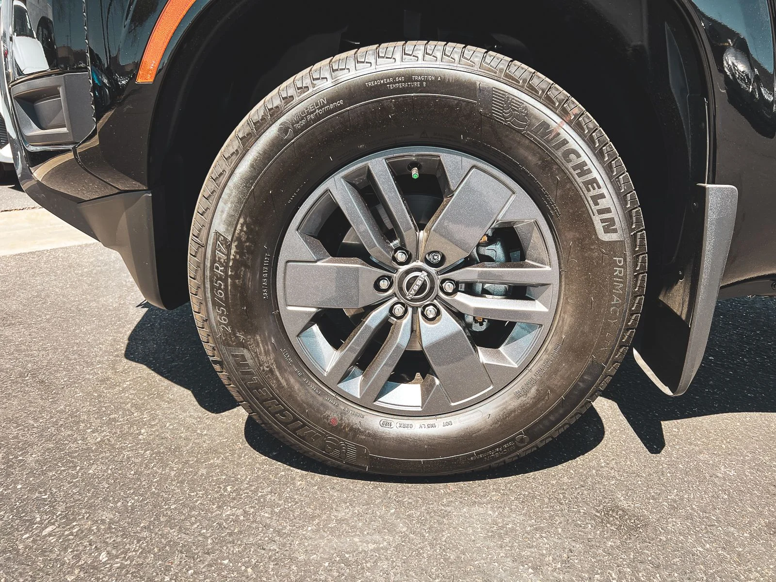 2025 Nissan Frontier SV - Photo 10