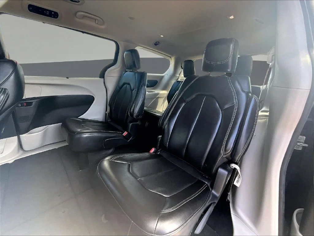 Used 2023 Blue Chrysler Touring L image 25
