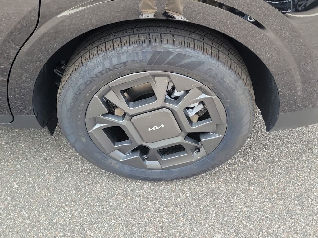 New 2026 Black Kia EX image 39