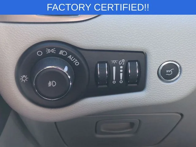 Used 2019 White Jeep Limited image 18