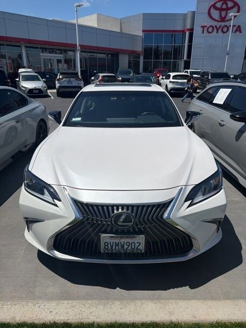 2021 Lexus ES 350 350's photo