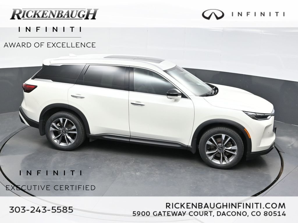 Certified Used 2023 White INFINITI LUXE image 44