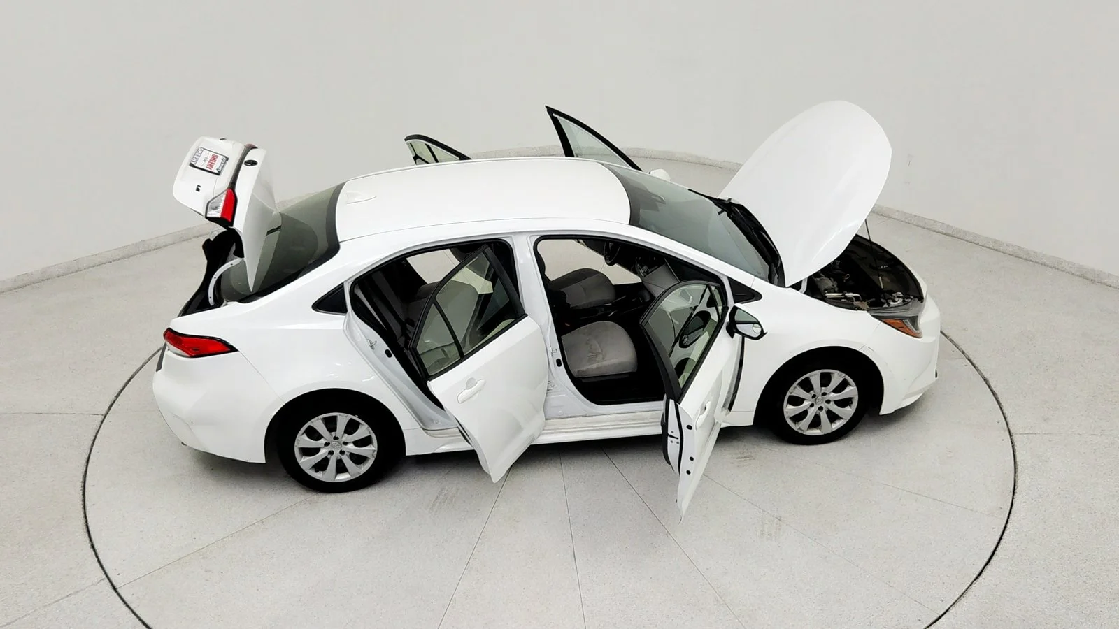 Used 2022 White Toyota LE image 24