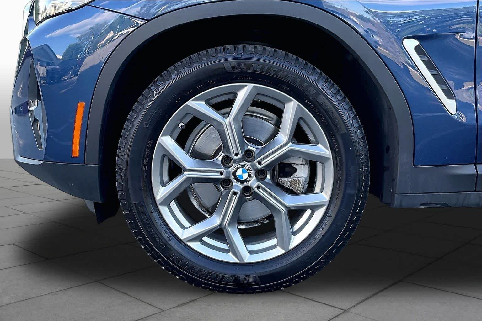 Used 2022 Phytonic Blue Metallic BMW xDrive30i image 10