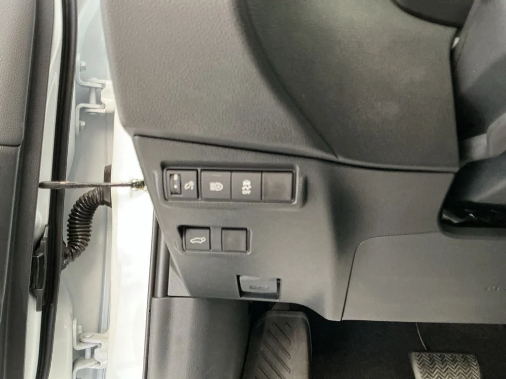 2026 Toyota Corolla Cross XLE - Photo 15