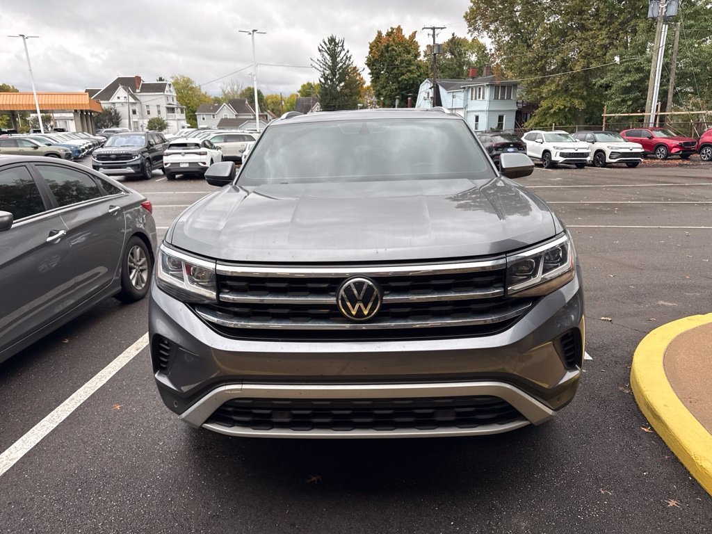 Used 2022 Gray Volkswagen 2.0T SE w/Technology image 2