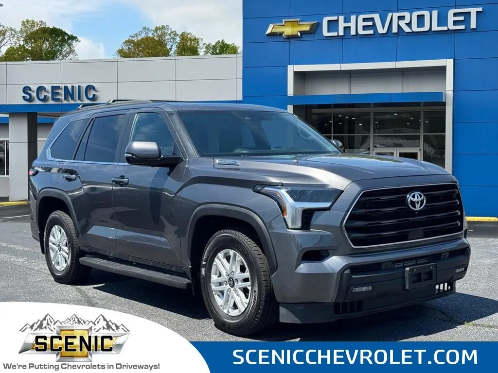 2025 Toyota Sequoia SR5 4WD i-FORCE MAX Hybrid's photo