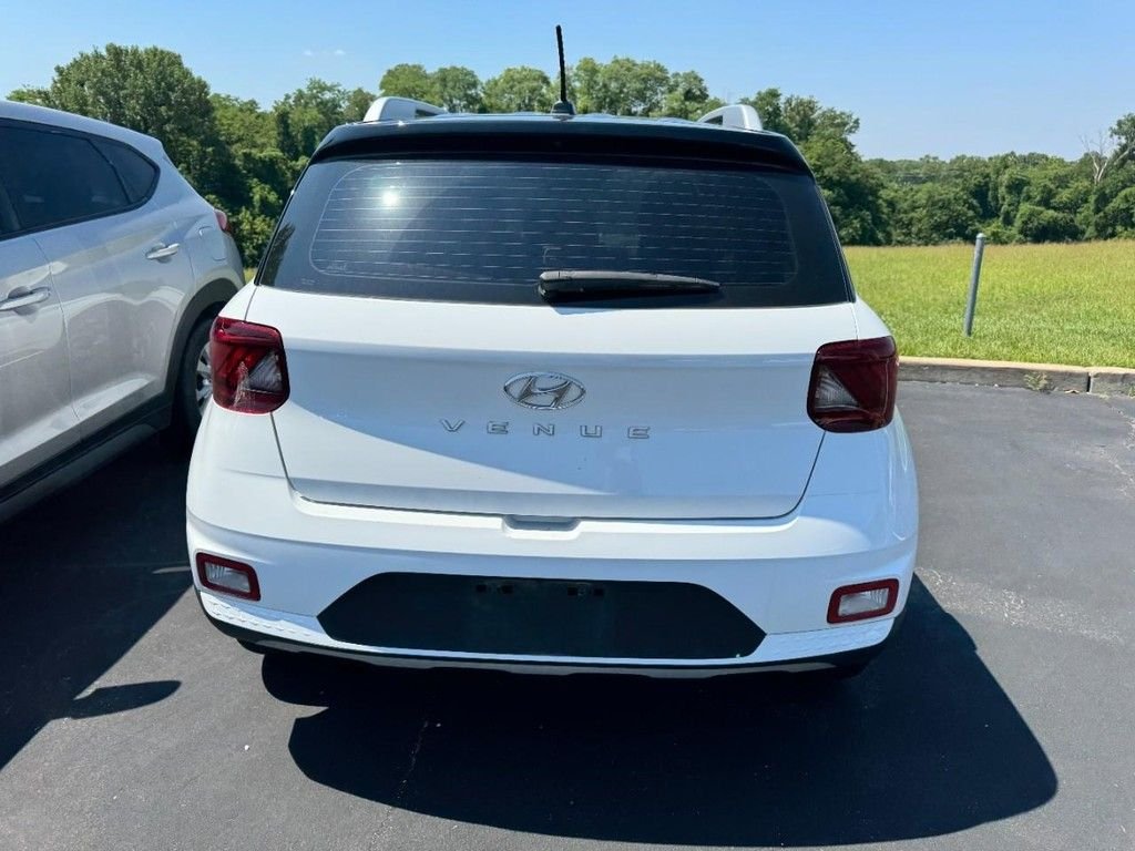 Used 2023 White Hyundai Limited image 4