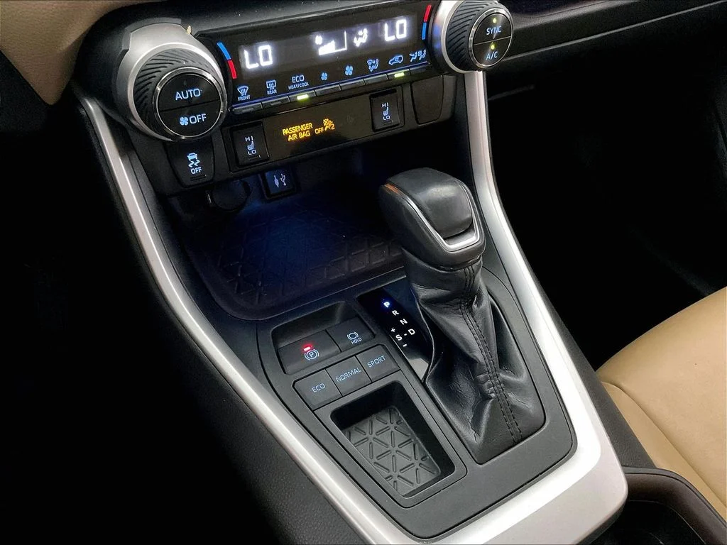 Used 2019 Red Toyota Limited image 36