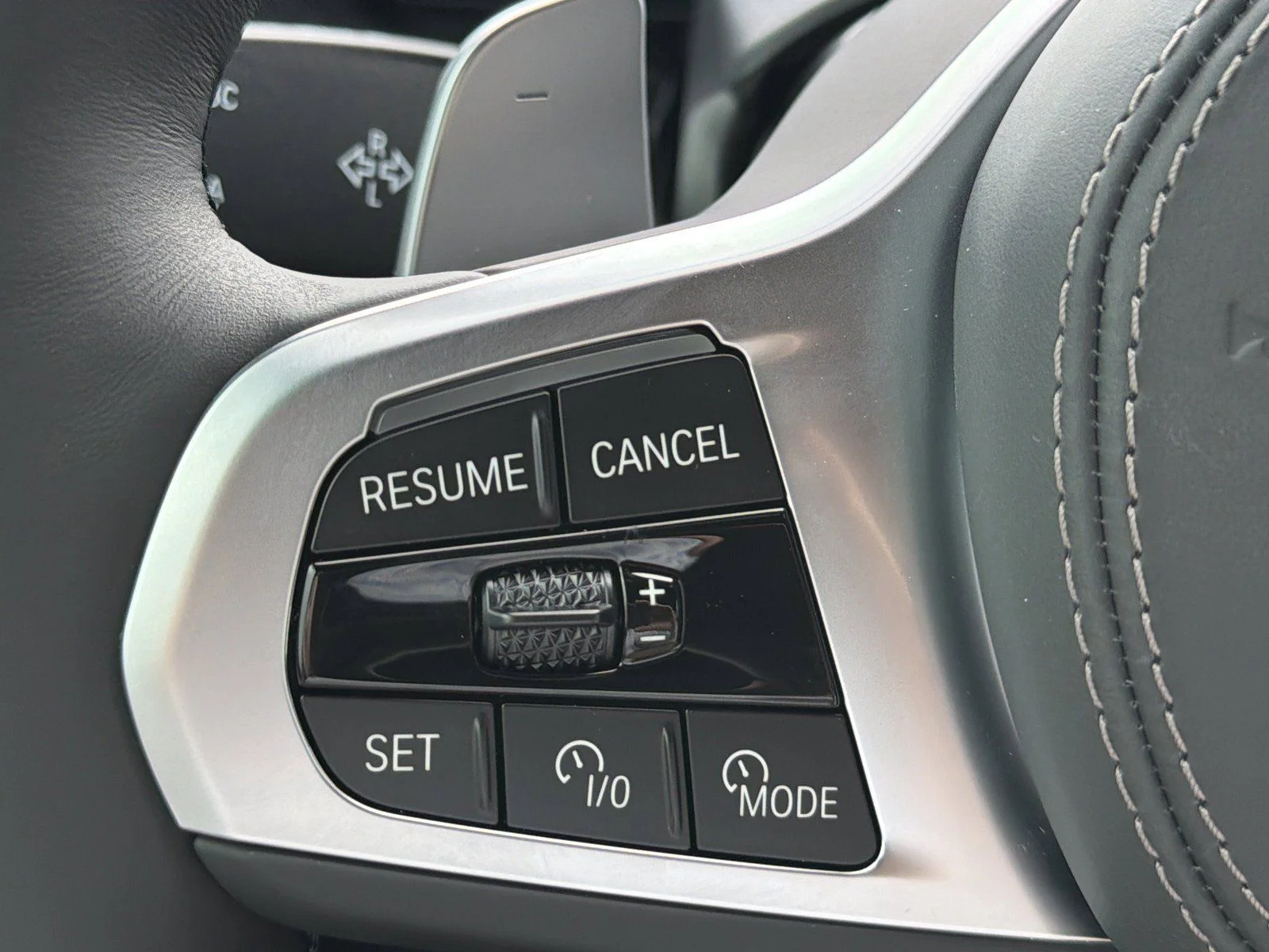 New 2027 Mineral White Metallic BMW xDrive40i image 34