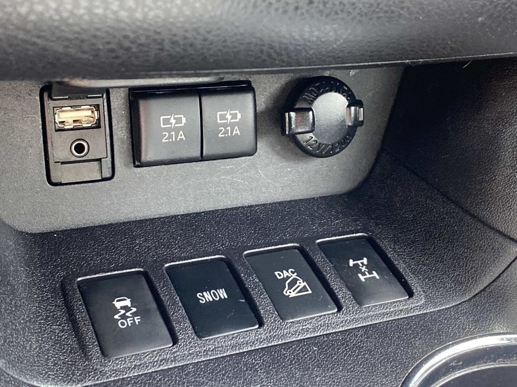 Used 2017 White Toyota XLE image 16