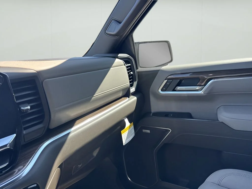New 2026 Summit White Chevrolet RST image 22
