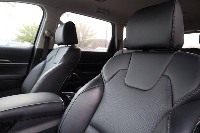 Used 2025 Silver Kia LX image 20