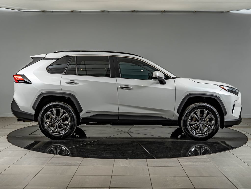 Used 2025 Pearl Toyota Limited image 4