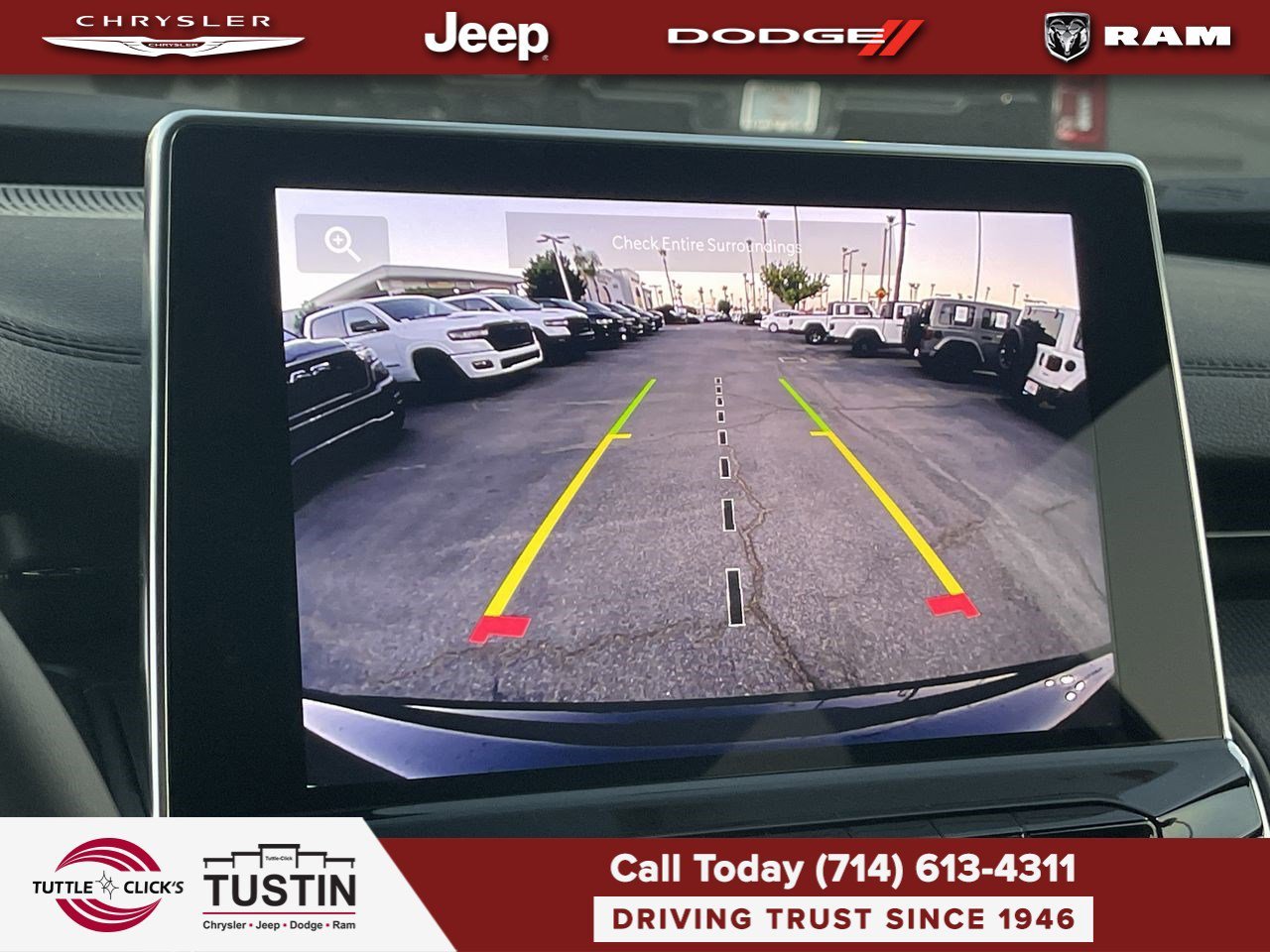 New 2026 Diamond Black Crystal Pearlcoat Jeep Latitude image 25