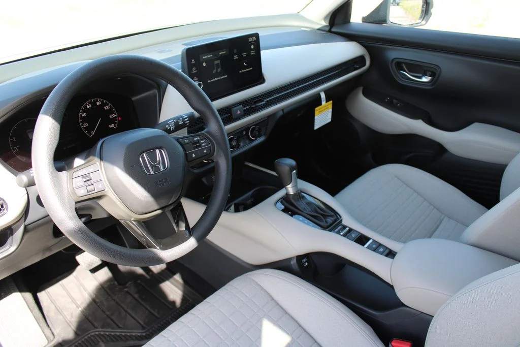 New 2026 Platinum White Pearl Honda AWD LX image 2