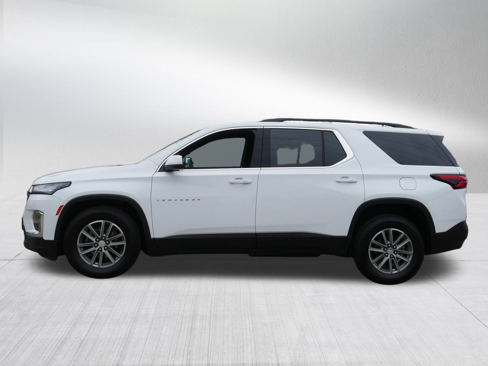 Used 2023 Summit White Chevrolet LT Cloth image 4
