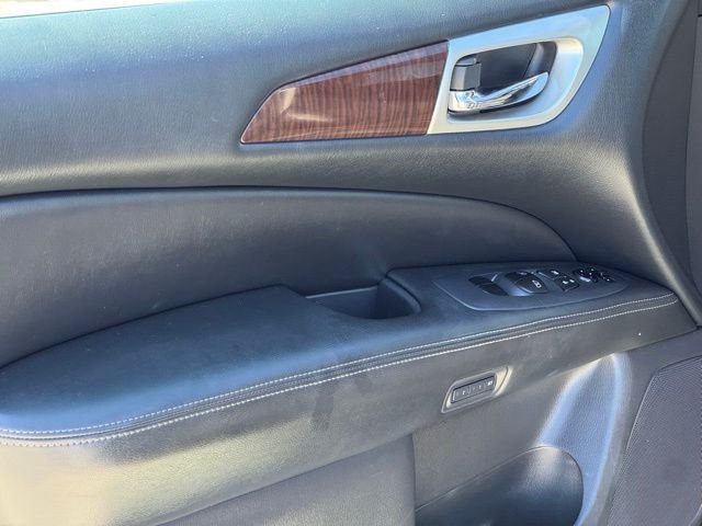 Used 2016 Magnetic Black Nissan Platinum image 10