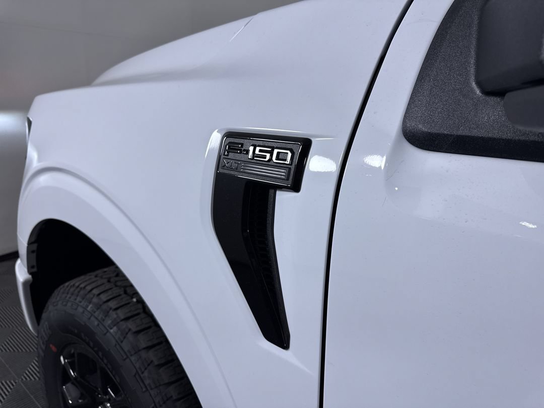 New 2026 Oxford White Ford XLT image 27