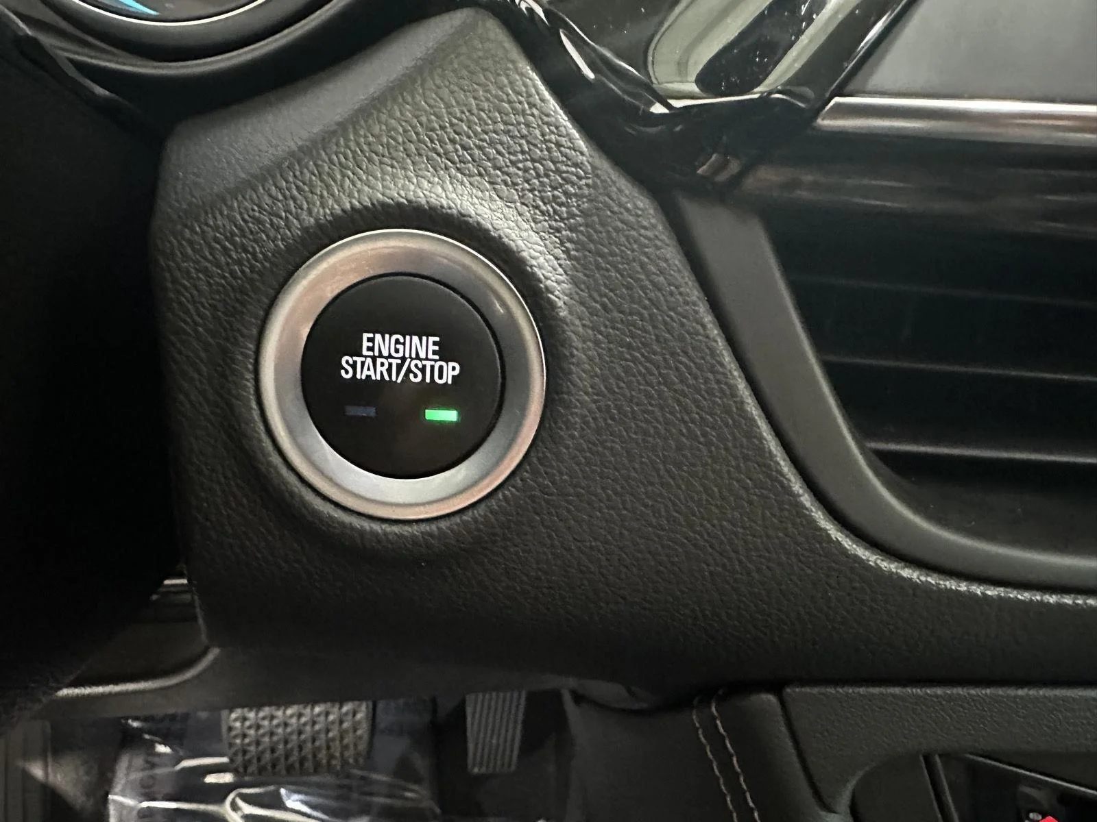 Used 2017 EBONY TWILIGHT METALLIC Buick Essence image 15