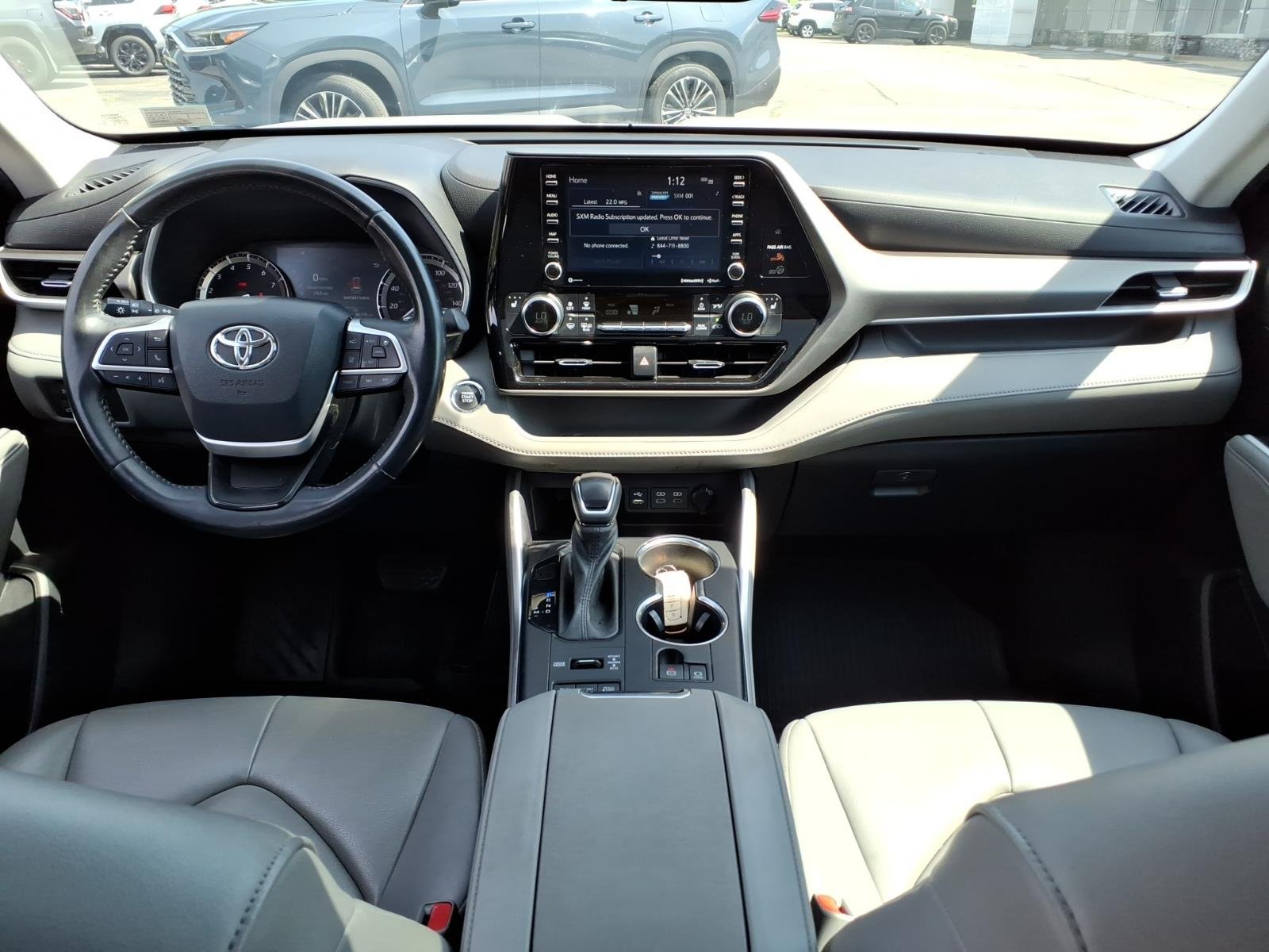 Used 2022 Wind Chill Pearl Toyota XLE image 11