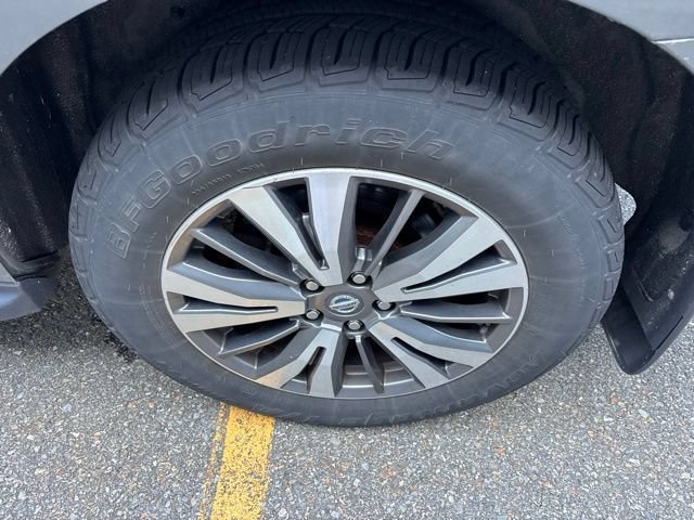Used 2019 Gun Metallic Nissan S image 11