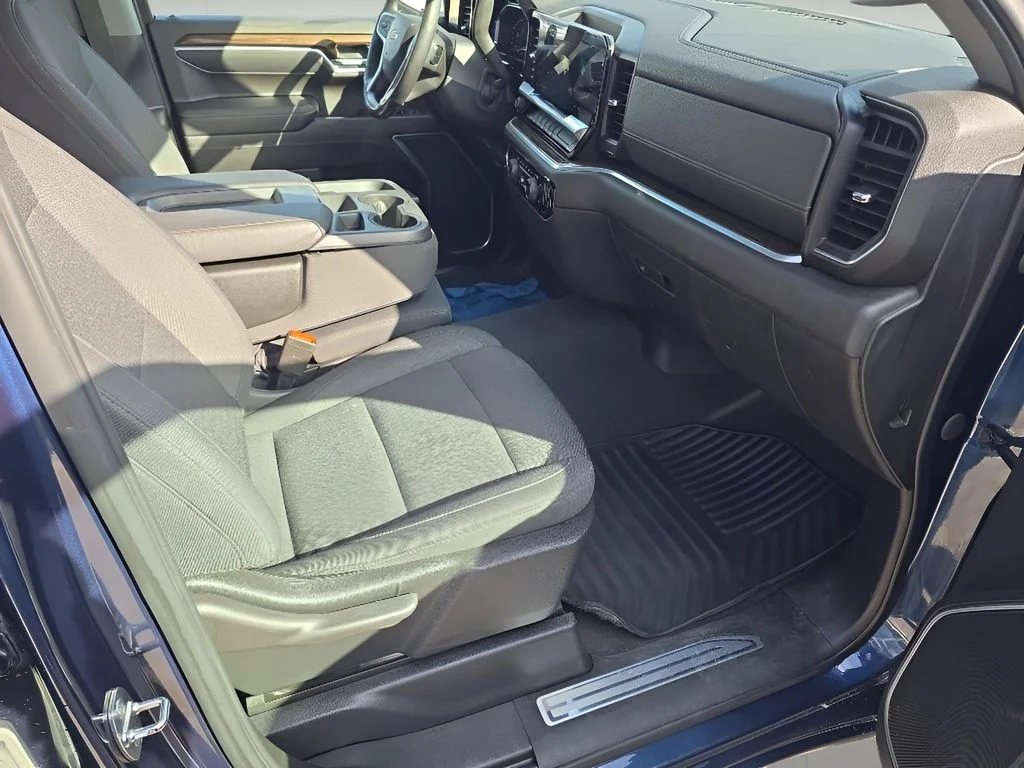 Used 2022 Northsky Blue Metallic Chevrolet LT image 32