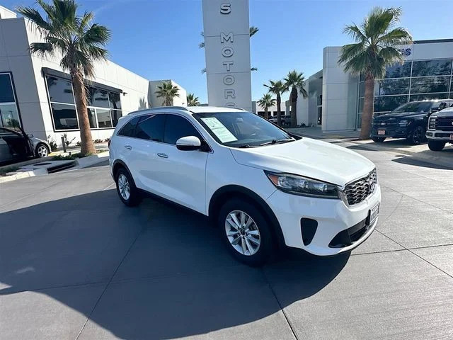 2020 Kia Sorento LX AT's photo