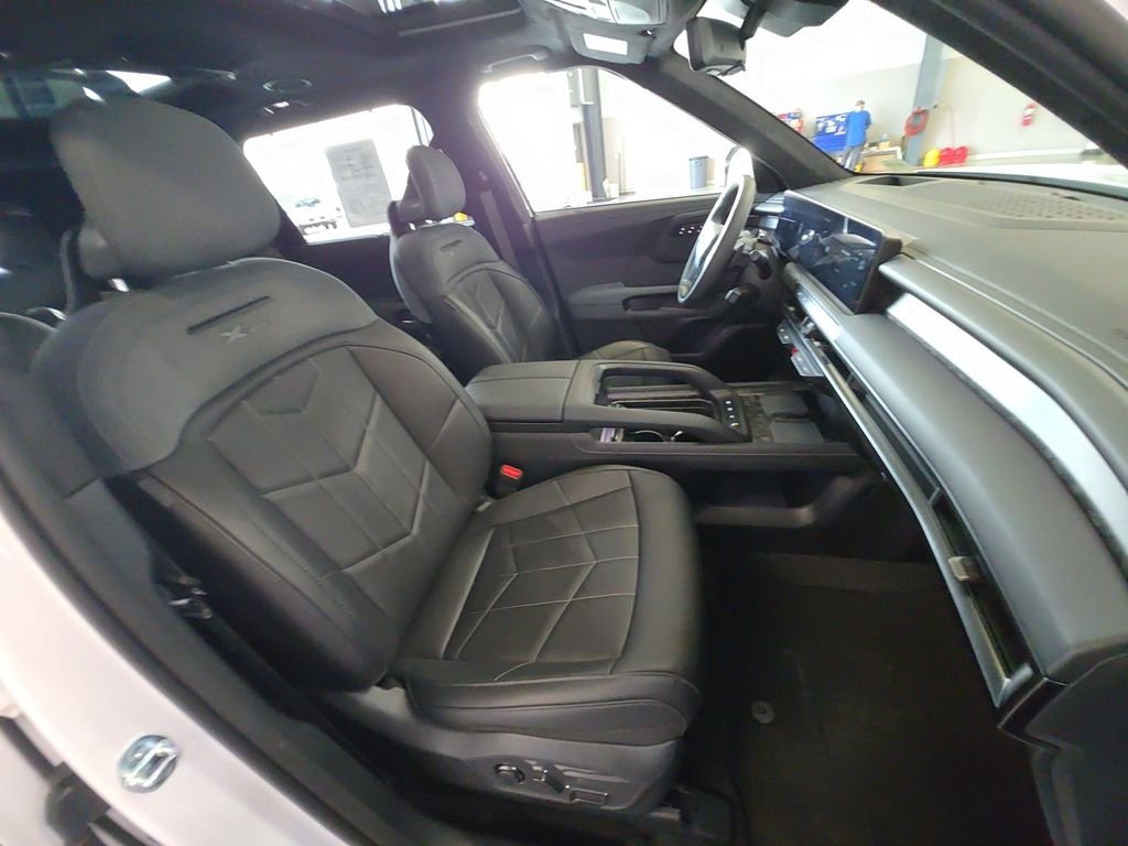 Used 2027 White Kia X-Pro SX-Prestige image 30