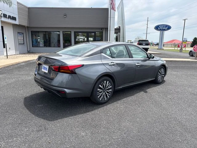 Used 2025 Gun Metallic Nissan 2.5 SV image 8