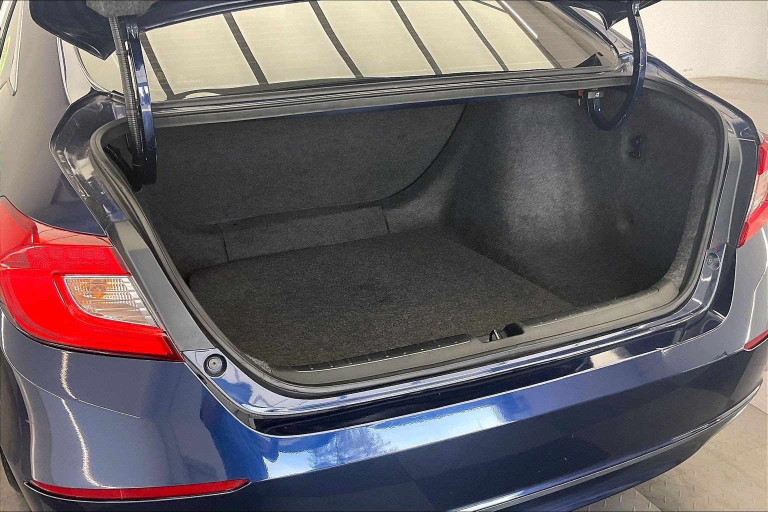 Used 2019 Blue Honda LX image 28
