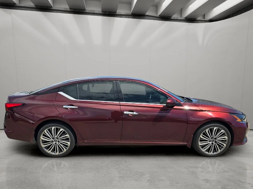 Used 2023 Garnet Pearl Metallic Nissan 2.5 SL image 12