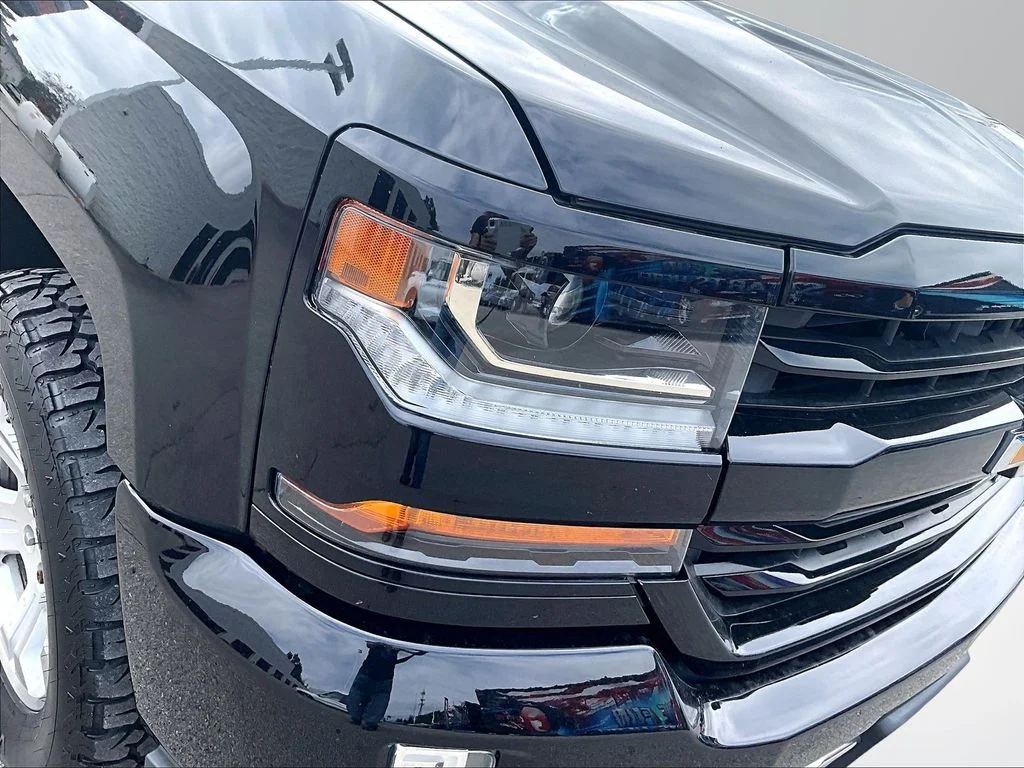 Used 2018 Black Chevrolet LT image 29