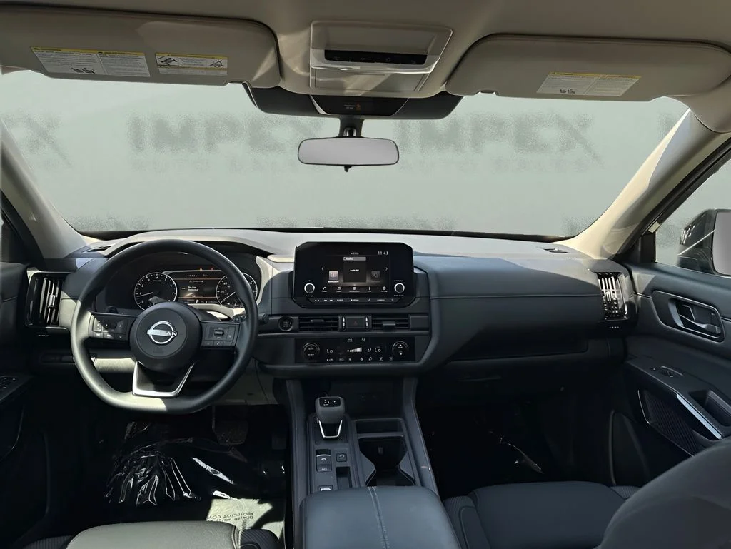 Used 2025 Gray Nissan S image 11