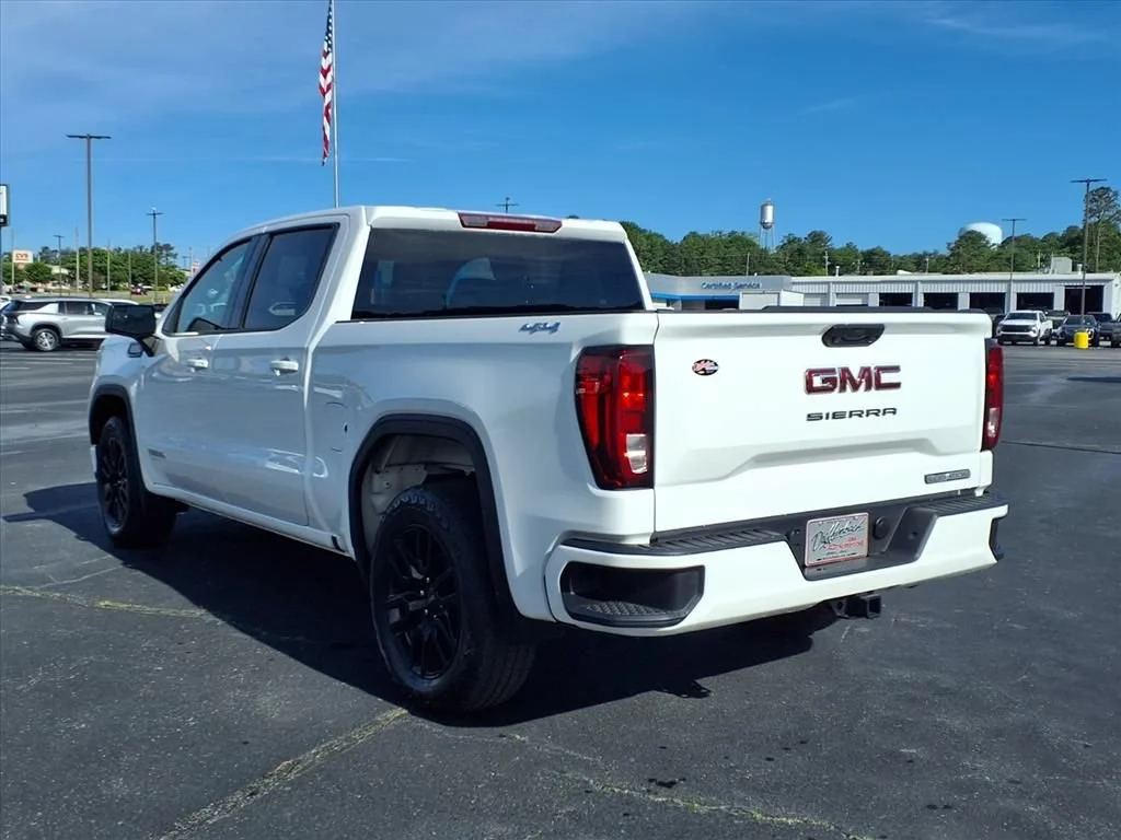 Used 2024 Summit White GMC Elevation image 16