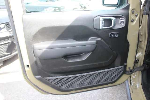 Used 2026 Green Jeep Mojave image 17