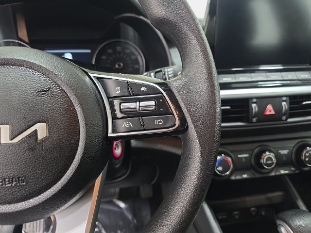 Used 2024 Red Kia LXS image 18
