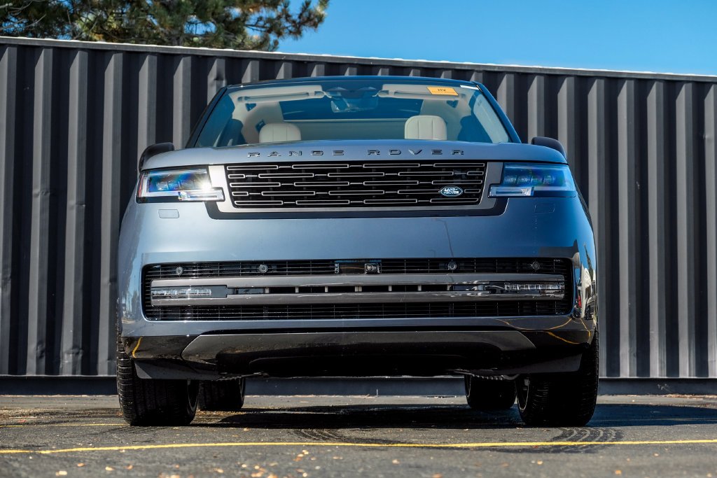 New 2027 Varesine Blue Land Rover SE image 5