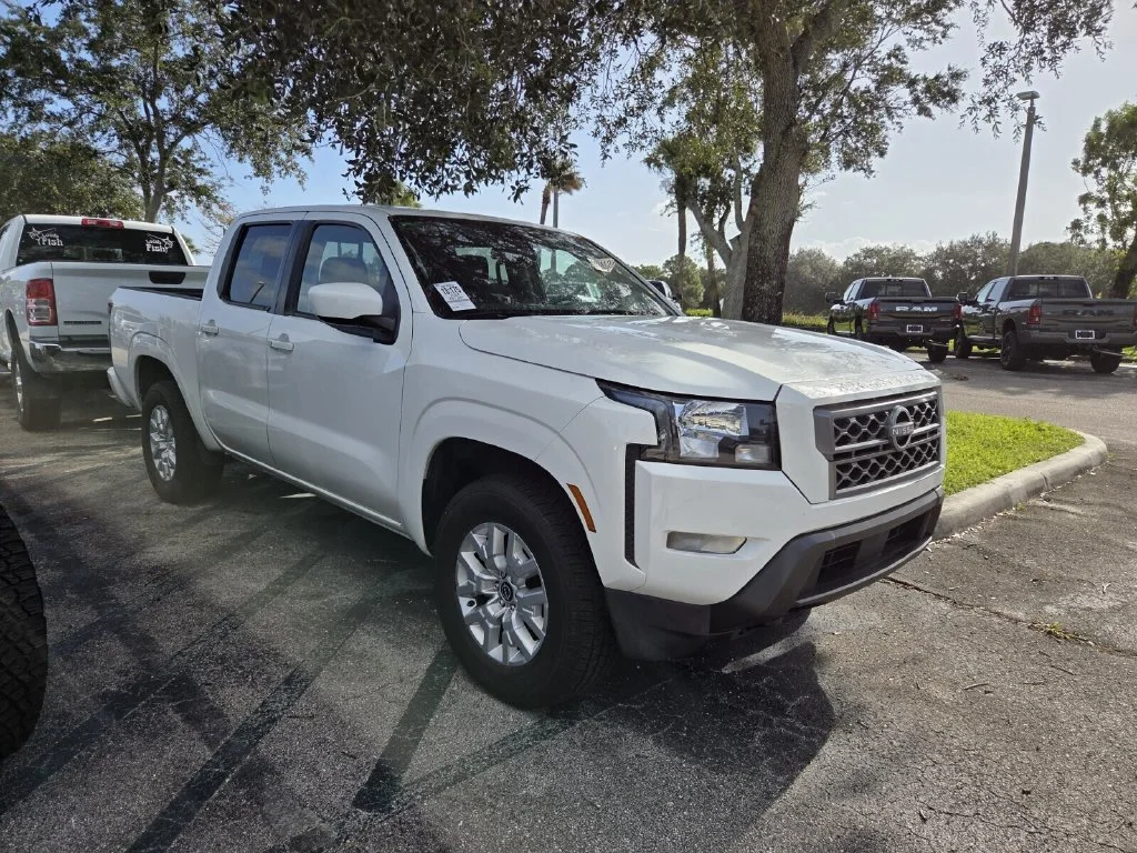 Used 2024 Glacier White Nissan SV image 2