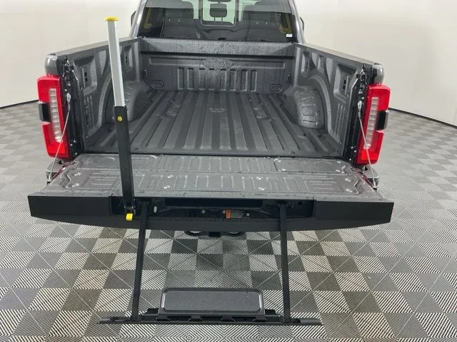 New 2026 Agate Black Ford XLT image 8